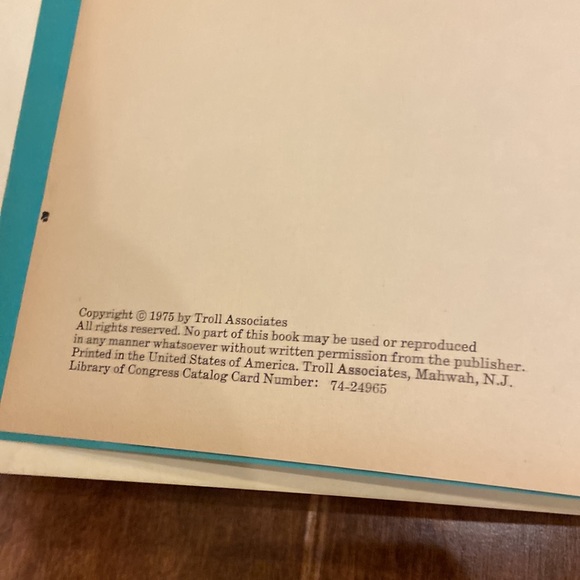 Vintage troll ghosts and witches books - Picture 11 of 12